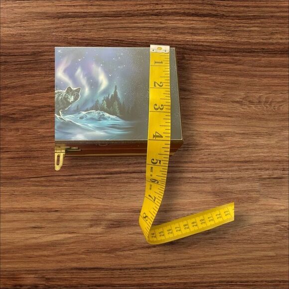 Beautiful Brown Wolves In The Moonlight Wooden Cedar Box - Picture 10 of 14